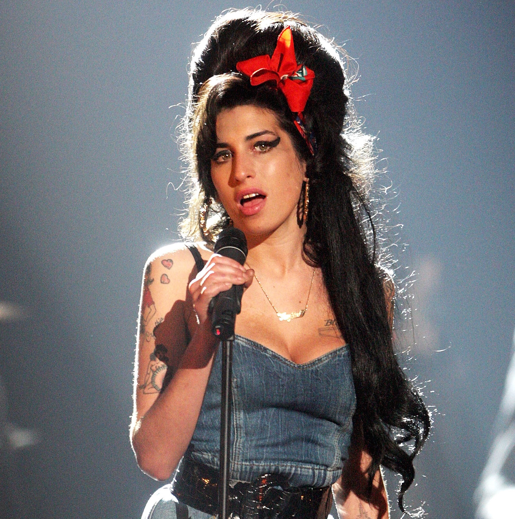 Amy Winehouse image